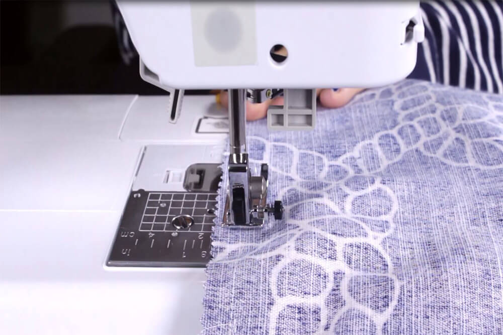 How to Make a Drawstring Bag - Sew the bag