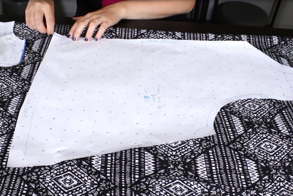 DIY Sleeveless Blouse with Zipper Tutorial - Cutting the pattern