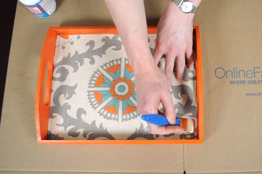 How to Make a Decorative Tray - Glue the fabric