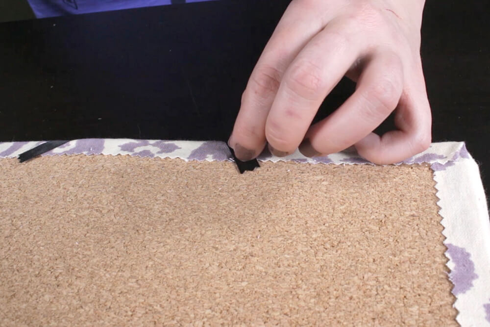 how to make a fabric cork board - Cut and glue the ribbon