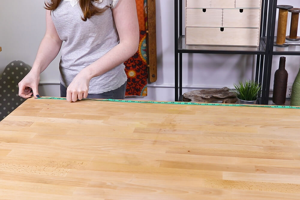 How to Make a Tablecloth - Measure table length