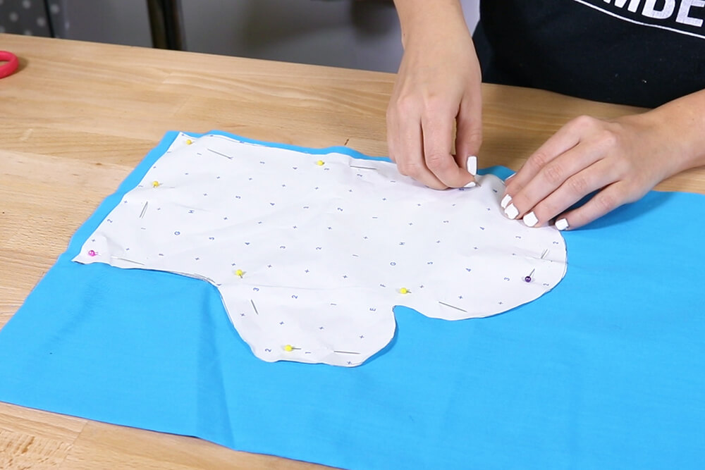 How to Make an Oven Mitt - Measure and cut the fabric