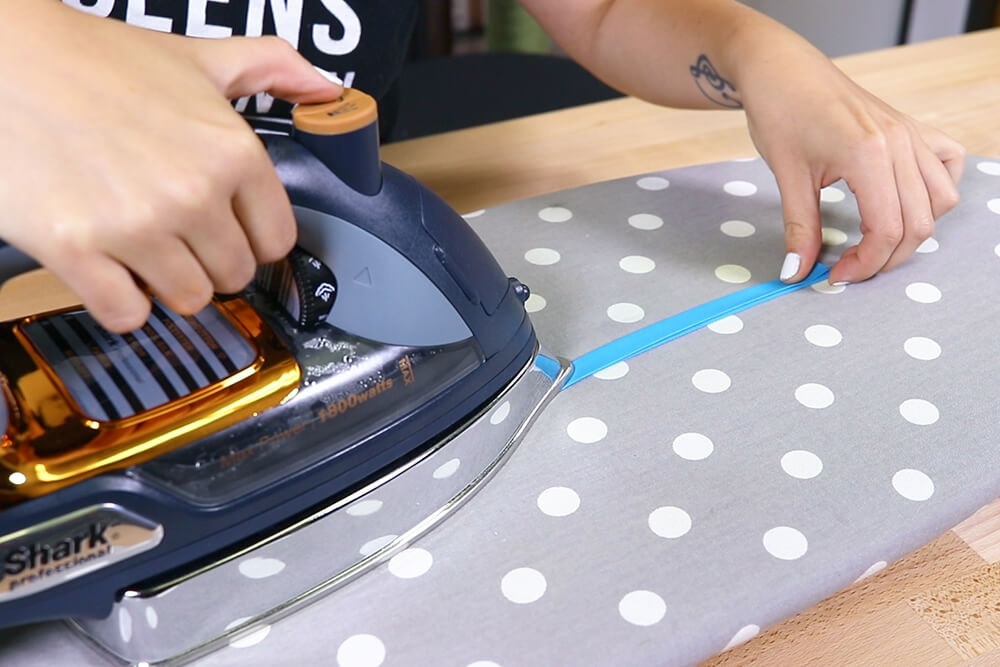 How to Make an Oven Mitt - Add the bias tape