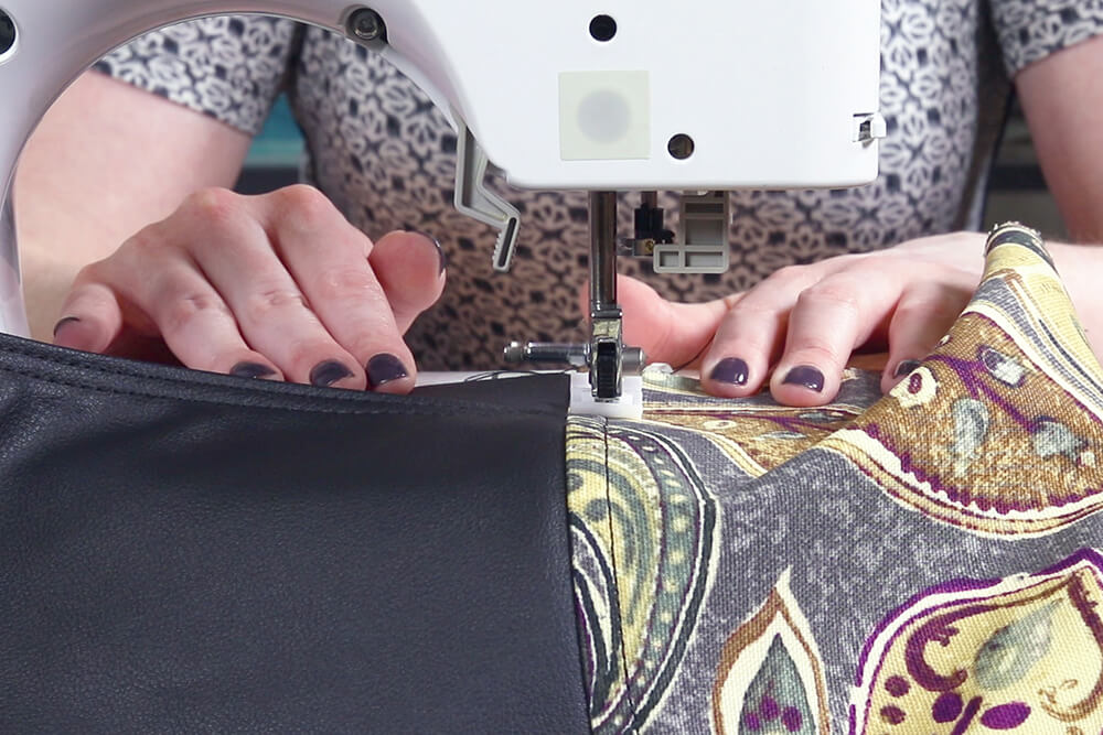 How to Make a Faux Leather Vinyl Handbag - Step 9
