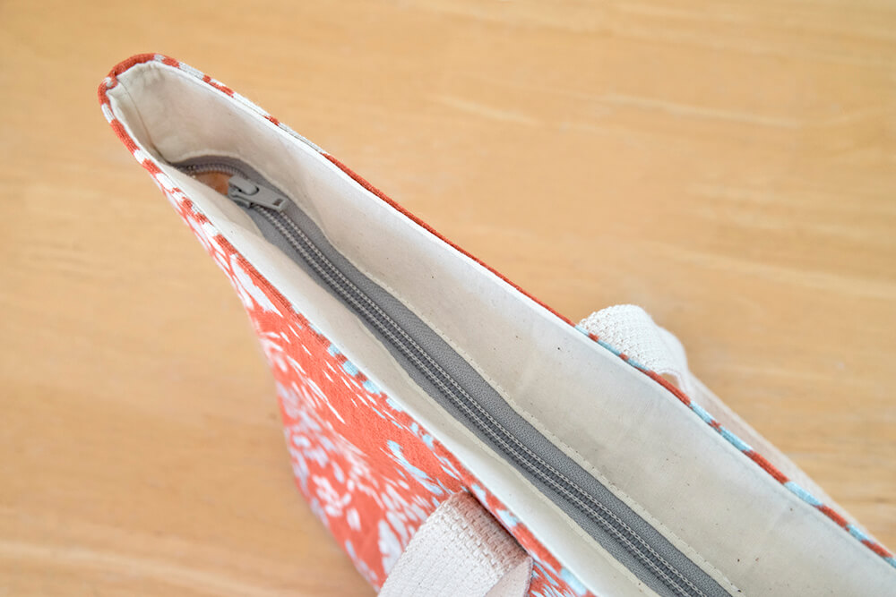 How to Make a Tote Bag with a Zipper